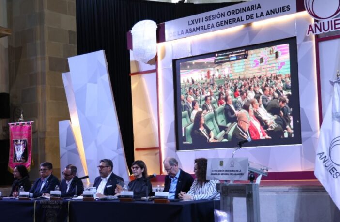 Unidad entre instituciones educativas y gobierno para el desarrollo de la educación superior