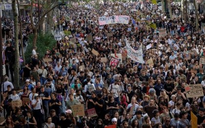 Protestas estudiantiles en Francia obligan al gobierno a movilizar tres mil docentes